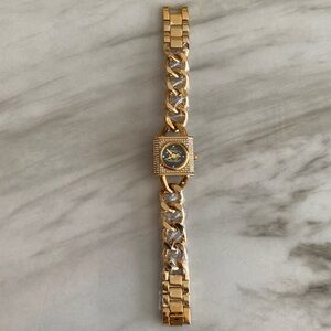 Copy-Gold watch